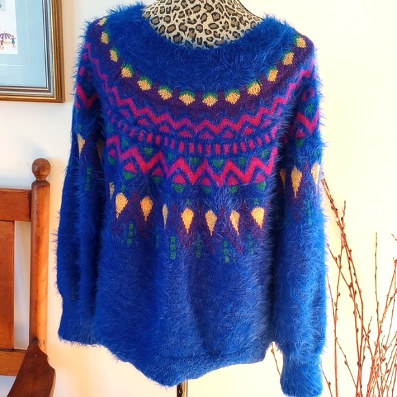 Time and Tru Ladies Chunky Knit Sweater Size:L Color:Blue, Red, Yellow - Picture 4 of 9
